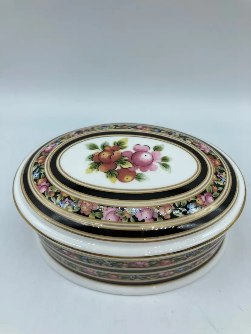 Vinatge Wedgwood Clio lidded oval trinket box , fine bone china , made in England