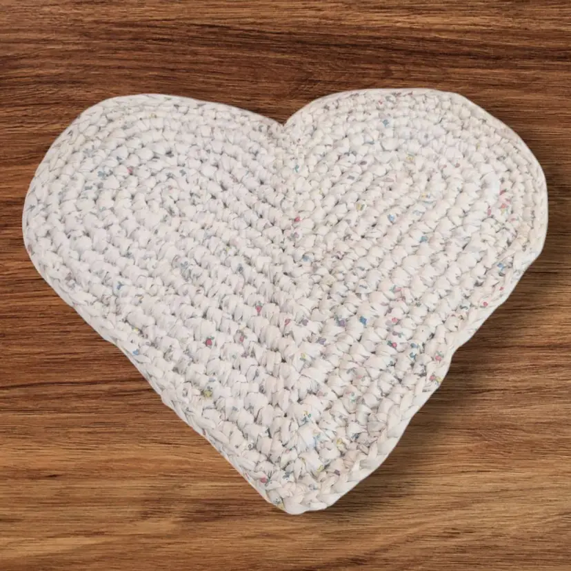 Vintage Braided Heart Shaped Rag Rug Floral Print 27 x 23 Farmhouse Boho Love