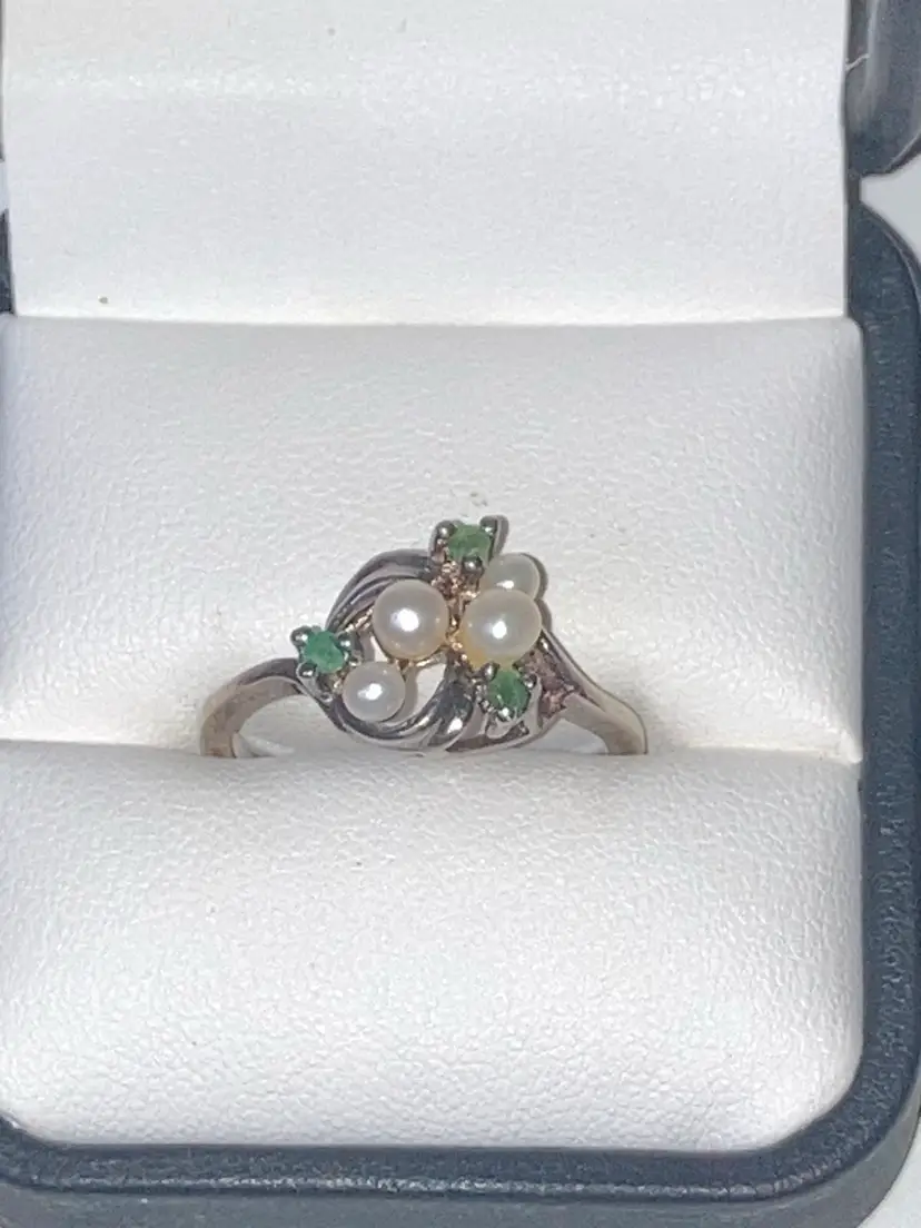 Vintage Rhodium-plated Sterling Silver Size 9 Ring With Genuine Pearls and Emeralds! Stamped, Presidium And Acid Tested!