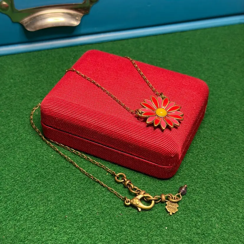 Luck Brand Daisy Flower Necklace Enameled Pink Red Pendant Antiqued Gold Tone