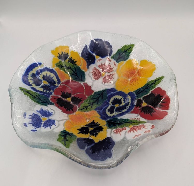 PEGGY KARR Pansy Bowl Fused Glass Fluted Rim Flowers Floral Pansies Signed 8.5"