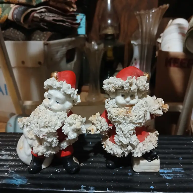 Vintage spaghetti santa figurines