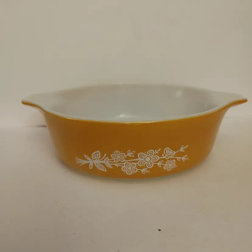 Pyrex Bowl. Butterfly Gold pattern. 7.75w x 6.25d. No chips or cracks.