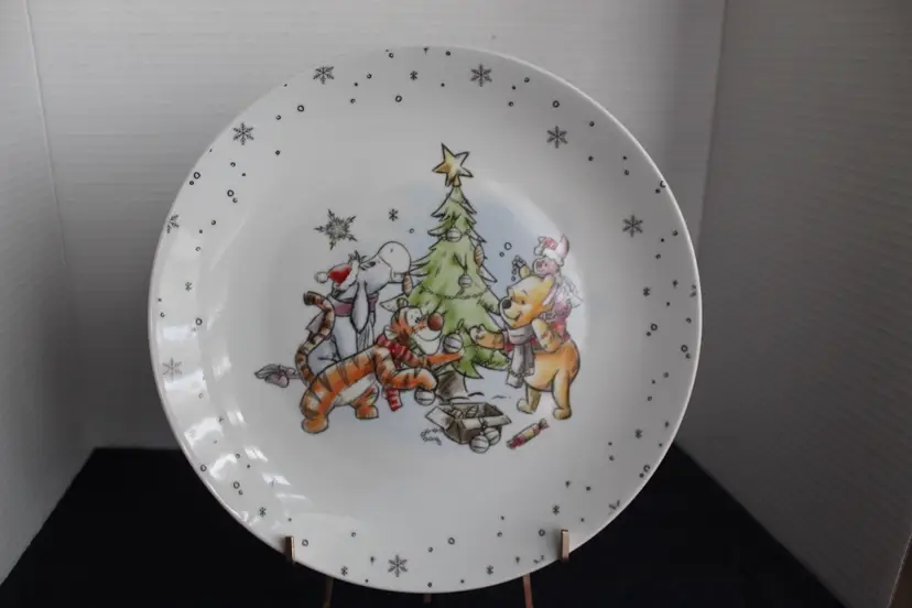 DISNEY WINNIE THE POOH & Friends Snowflake Christmas 10" DINNER PLATE (1)