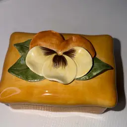 Fits And Floyd Trinket Dish With A Flower On It