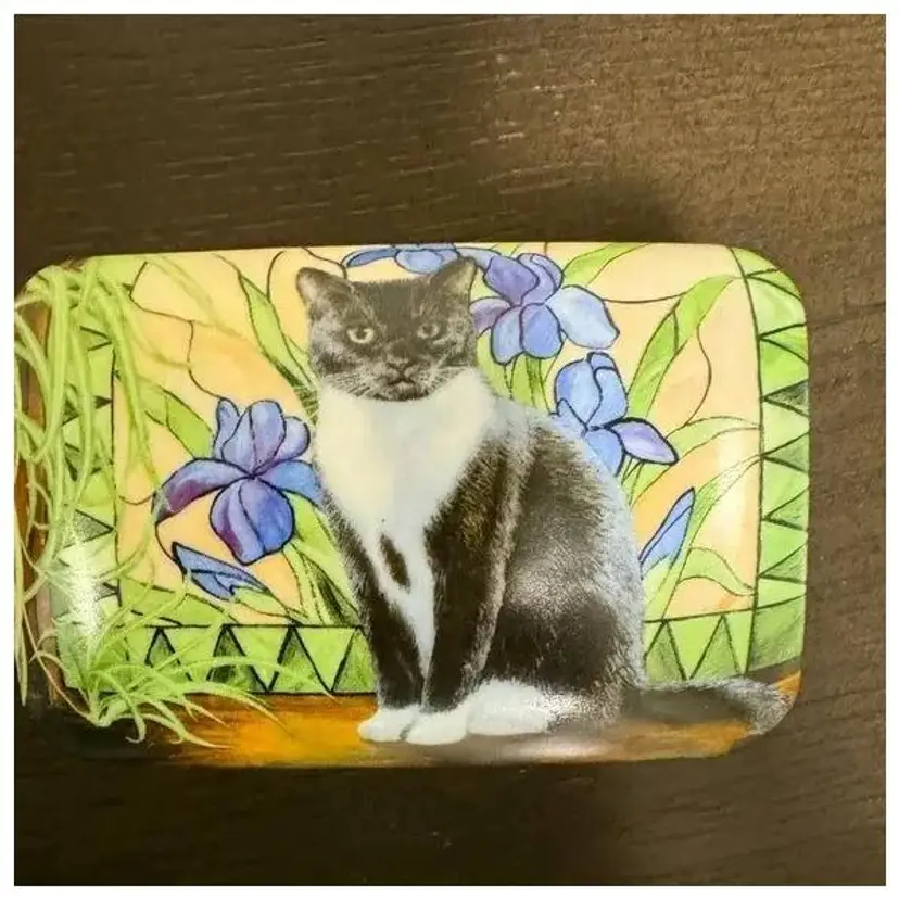 Persia Clayton Weirs Dresser Box. Licensed by Wild Wings. Hinged top.