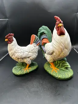 B013 Pair of ceramic chickens