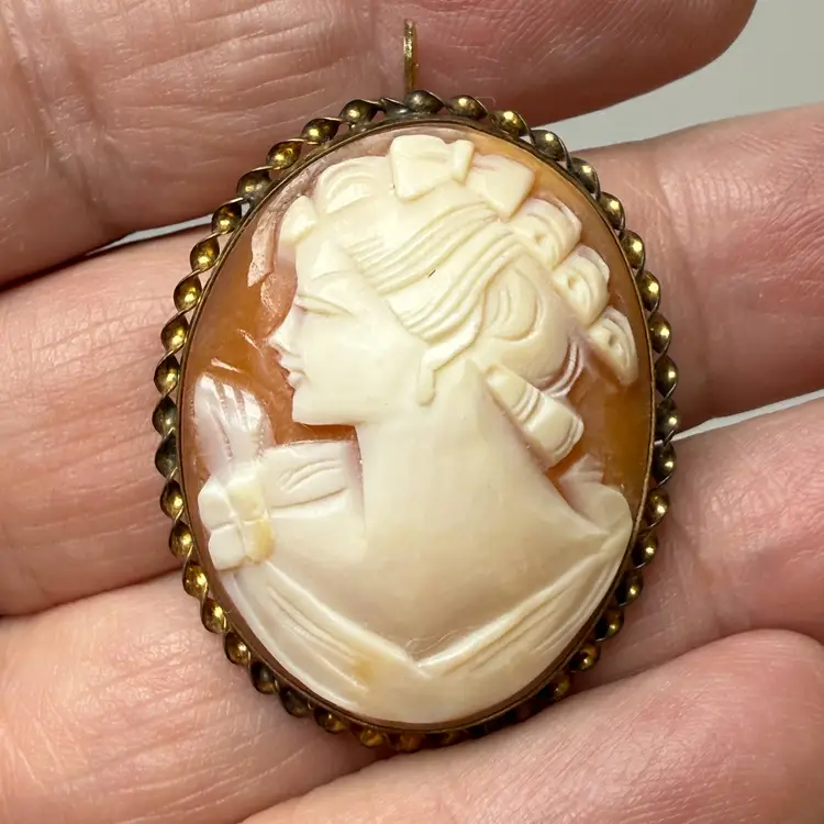 Vintage Genuine Shell Left Facing Cameo Brooch Pin Pendant Convertible