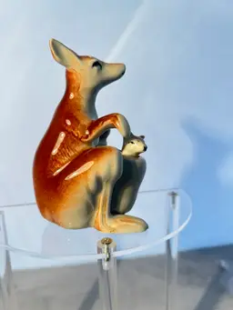 Mom And Baby Kangaroos Salt And Pepper Shakers.