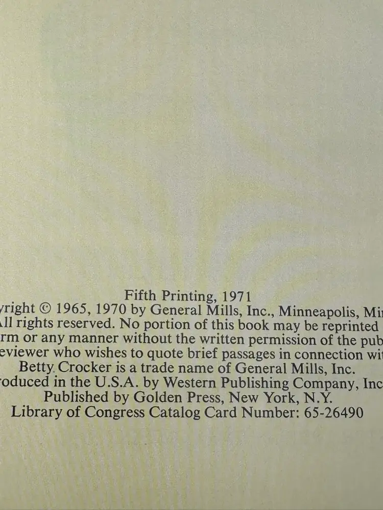 Vintage Betty Crocker Dinner in a Dish Cookbook - 1971 Edition