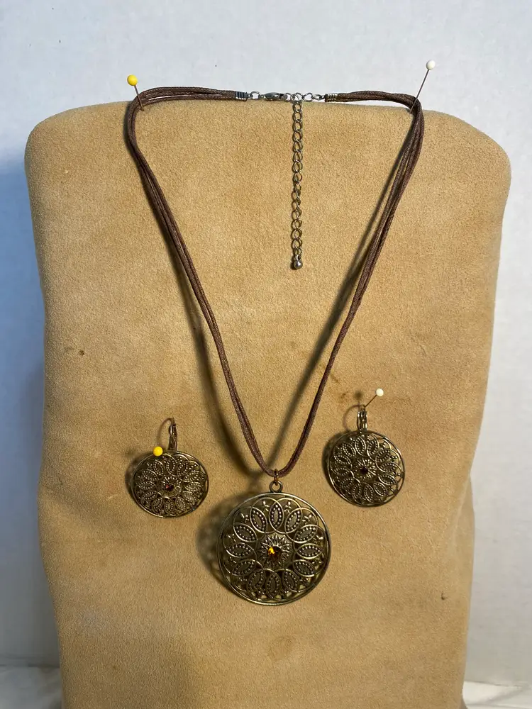 Vintage Avon 1990's Contemporary Brown/ Gold coloring Adjustable Necklace and Earrings Set