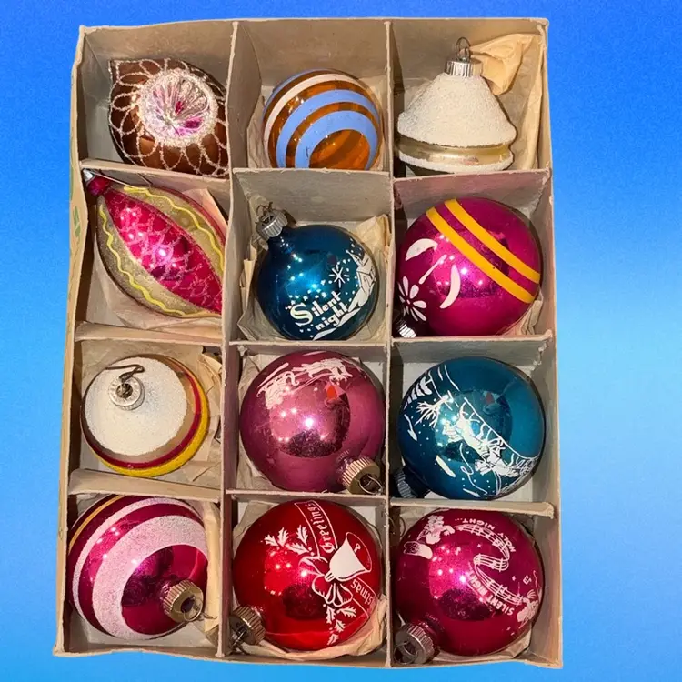 Shiny Brite Box of 12 Christmas Glass Ornaments 1950’s In Vintage Advertising Green Box