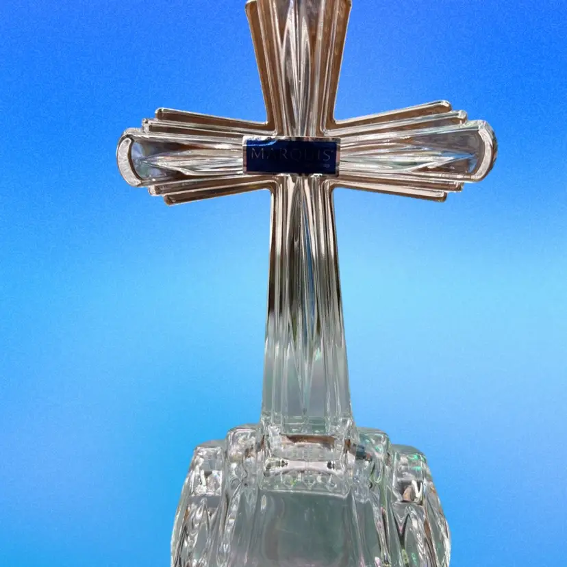 Waterford Crystal 7” Cross With Original Box, Like New Condition . Marquis by Waterford crystal "Cross of The Faithful" decorative standing cross.