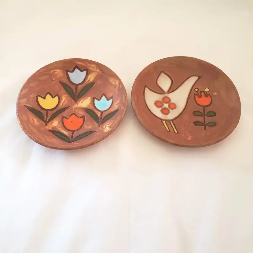 Studio Art Raised Enamel Handmade Decorative Wall Plates Set Of 2 Diameter 4⅛"
