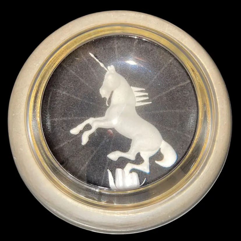 1981 Original Projection By E.L. Meyer Crystal Intaglio Unicorn Paperweight
