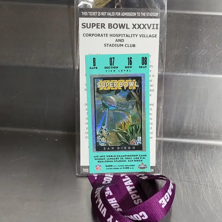 Super Bowl 37 XXXVII Ticket Stub 2003 Buccaneers Raiders  Pin & Lanyard