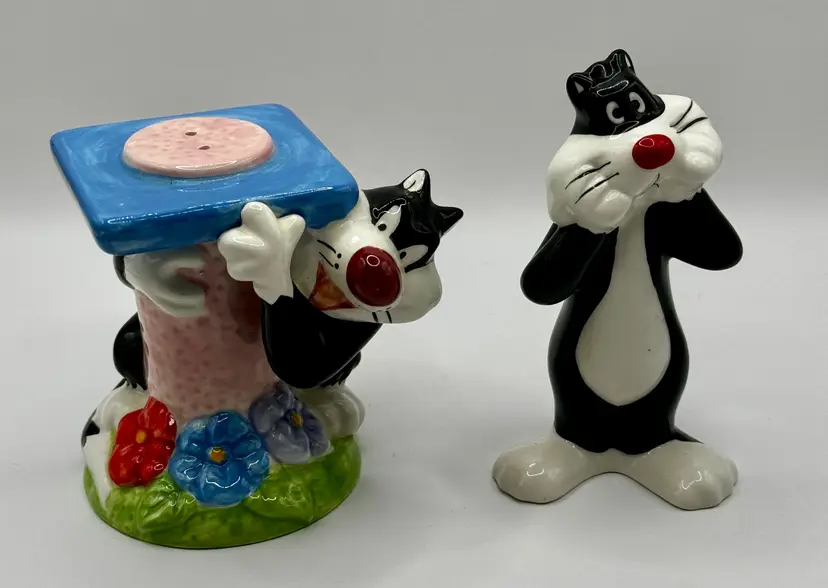 Vintage Sylvester the Cat Salt & Pepper Shakers, Looney Tunes Collectibles, By Gibson, Made In China
