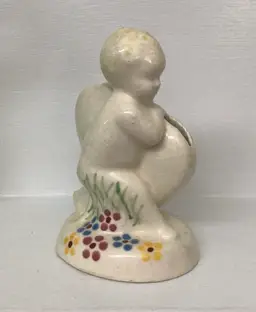 Fenton 1940 Copyright Figurine Heart Vase