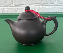 Chinese Yixing zisha clay teapot 3.5” tall 5” long