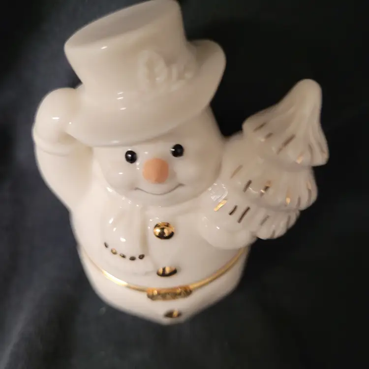 Lenox Treasures The Snowman's Surprise Box Trinket Holder