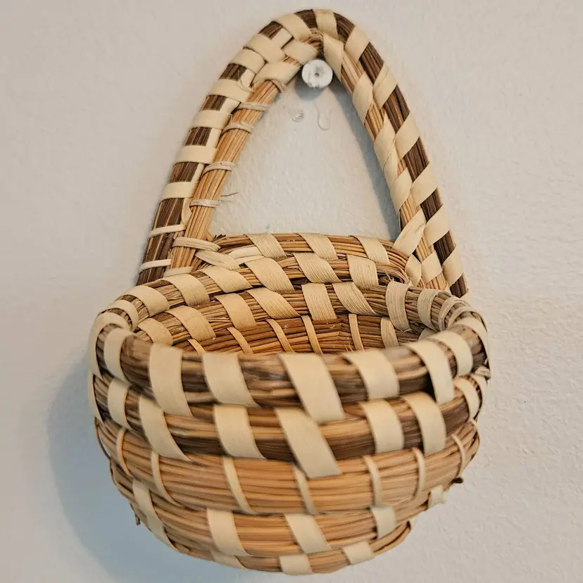 Sweetgrass Gullah South Carolina Small Woven Wall Pocket Hanging Basket 5”