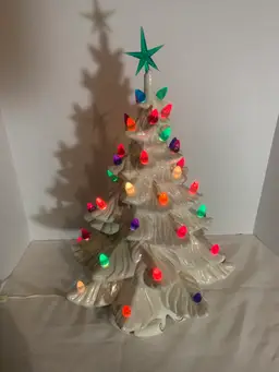 Vntg White Ceramic Christmas Tree With Base