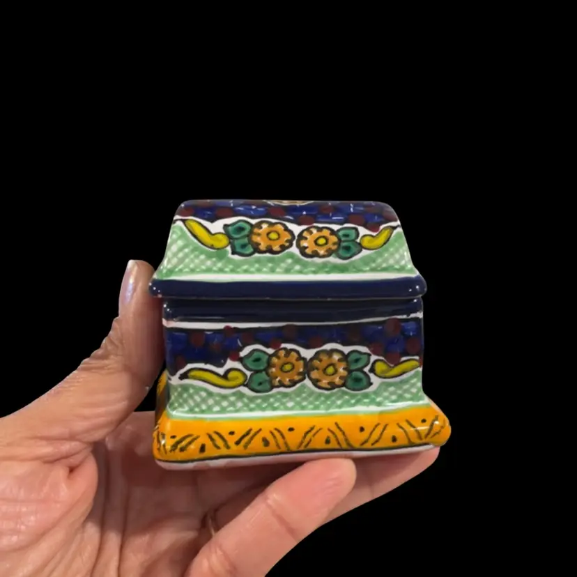 Signed Mexican Folk Art Pottery Lidded Treasure Chest Trinket Box READ 2.75”
