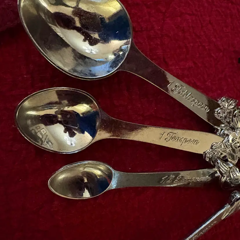 Pioneer Woman Measuring Spoons Butterfly, Flower, Heart, Bird