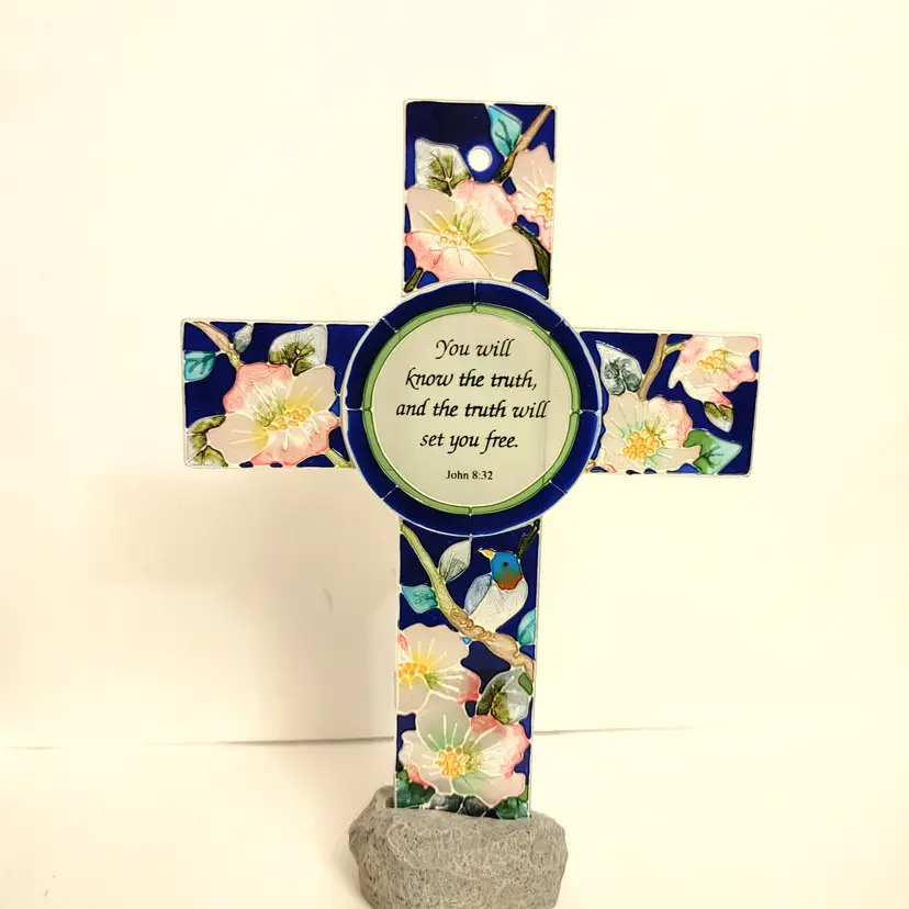 Hand painted glass cross with Bible verse. No condition issues. 7 inches high not including the stand.