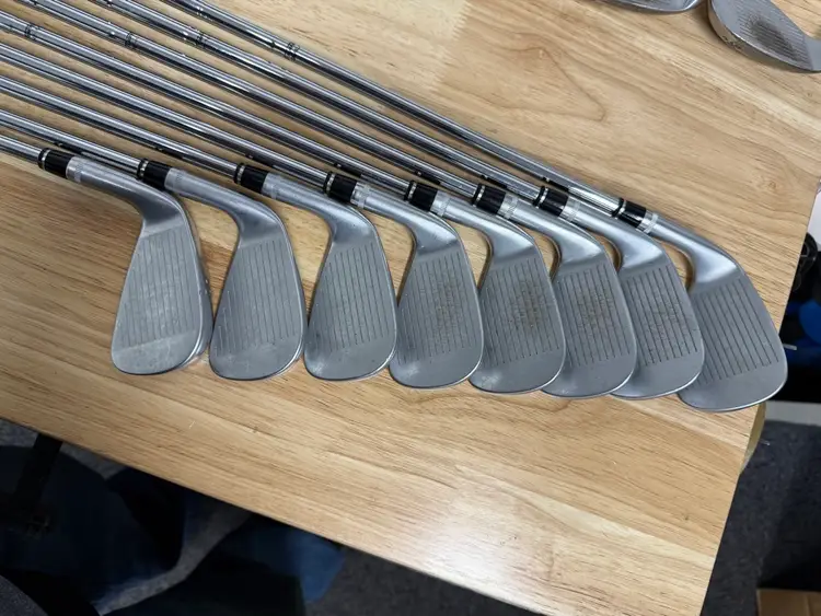 Wilson Staff FG Tour F5 Iron Set 4-PW AW Steel Regular Right STD