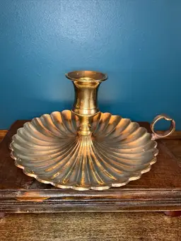 Beautiful 8” Vintage Solid Brass Scalloped Chamber Candlestick ~ Nice & Heavy