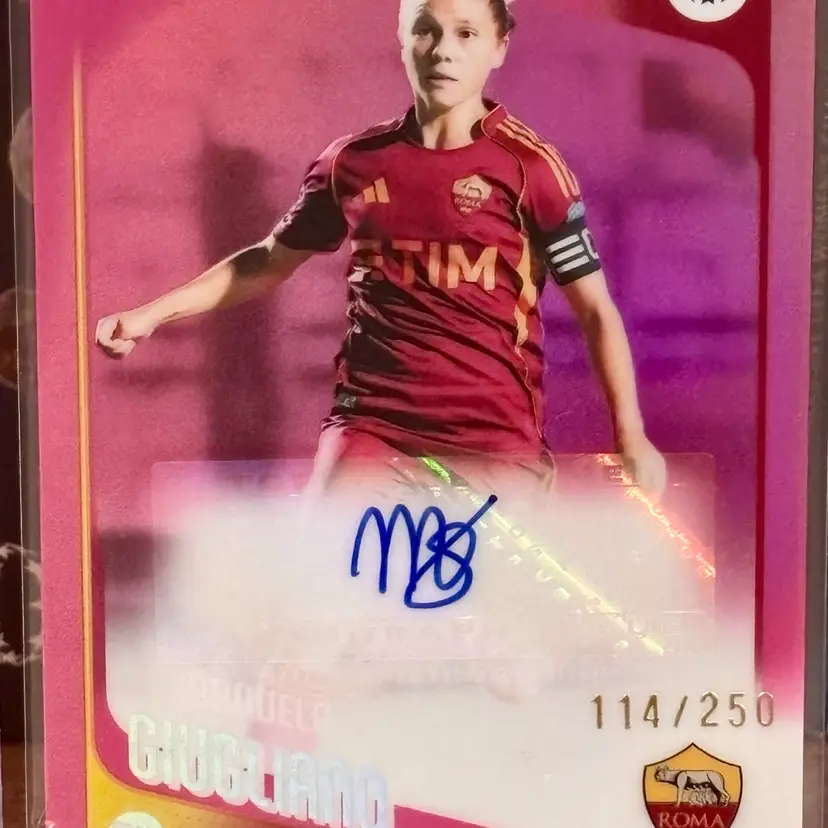 Manuela Giuliano 2025/26 Topps Chrome UWCL Pink Autograph /250 Roma Italy
