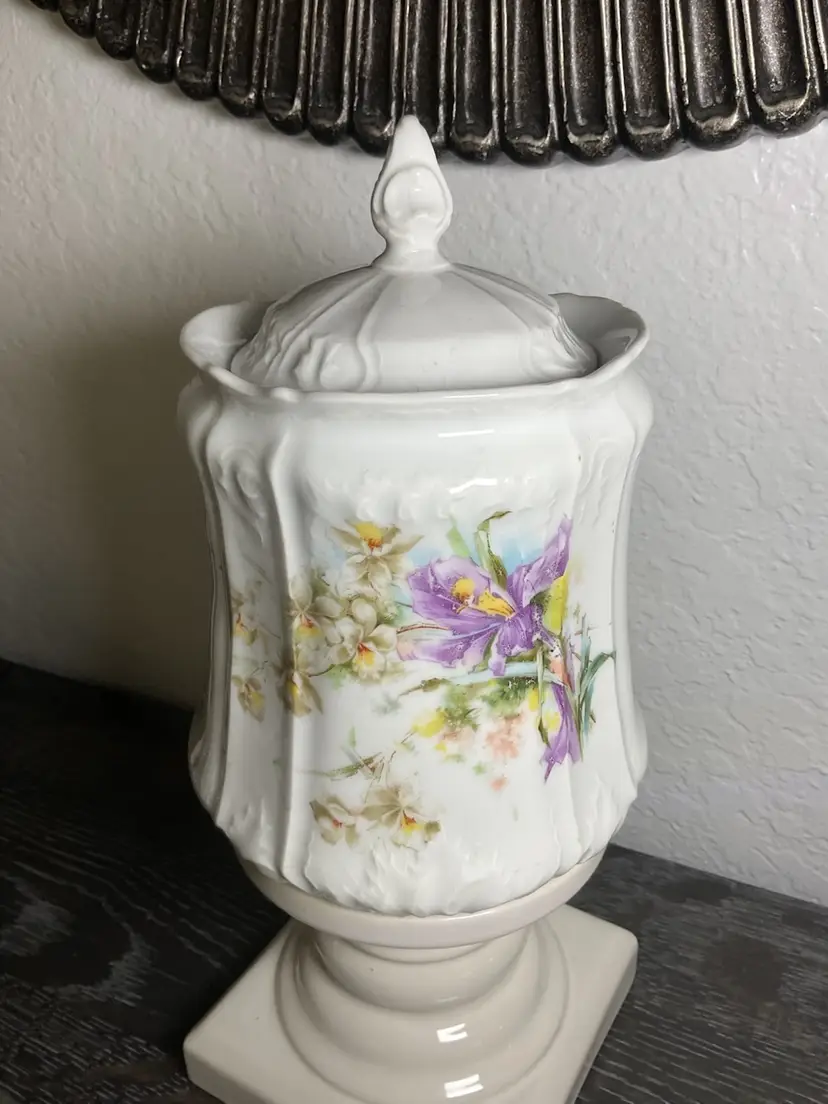 Antique Victorian Biscuit Jar Call Outs