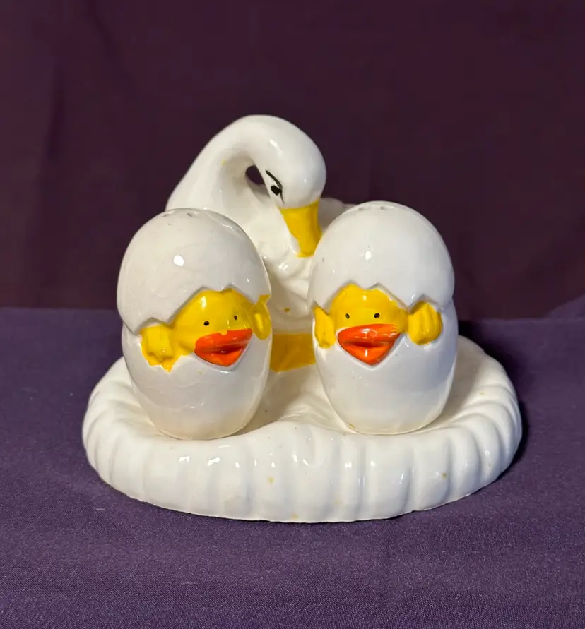 Baby Chicks Salt & Pepper Set