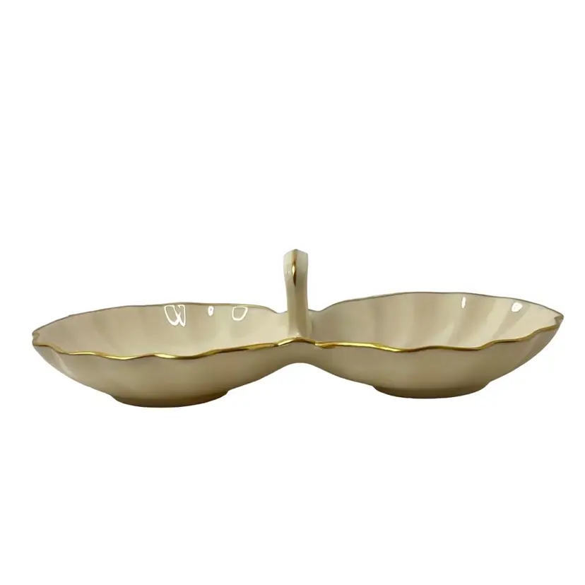 Lenox Bermuda Clam Shell Double Serving Dish with Handle 24K Gold Trim
8.75” L x 4.5” W x 1.1/4” T