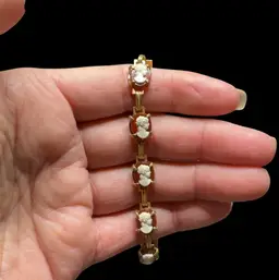 Vintage MCM GoldTone Lucite Cameo Link Bracelet 7”