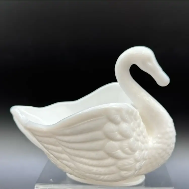 Imperial milk, glass, swan trinket nut dish