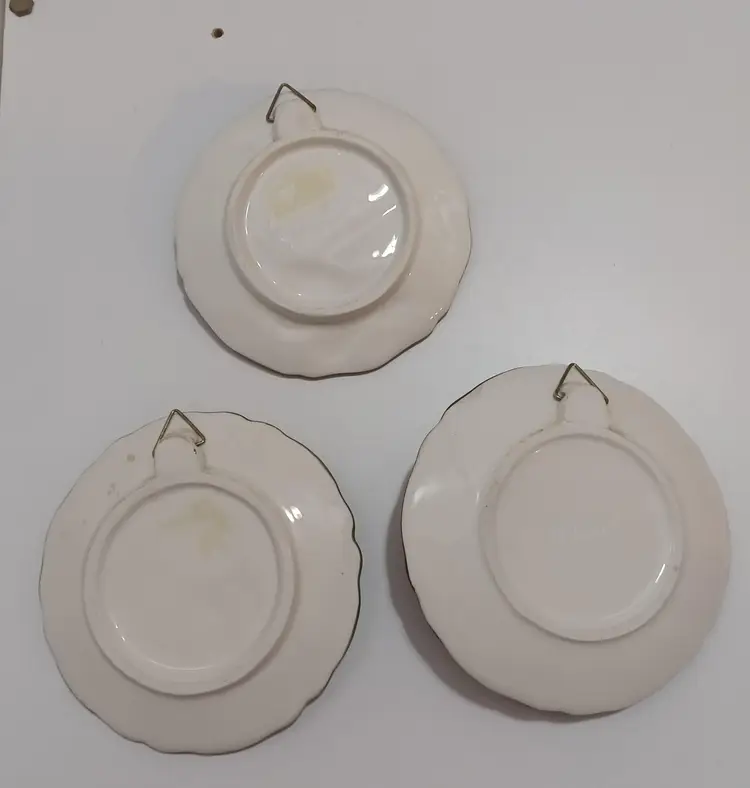 Set Of Three Vintage GANZ 3D Bird Plates; Beautiful Colors!  So Picturesque and Cheerful! Lovely all Together or Individually Hung!