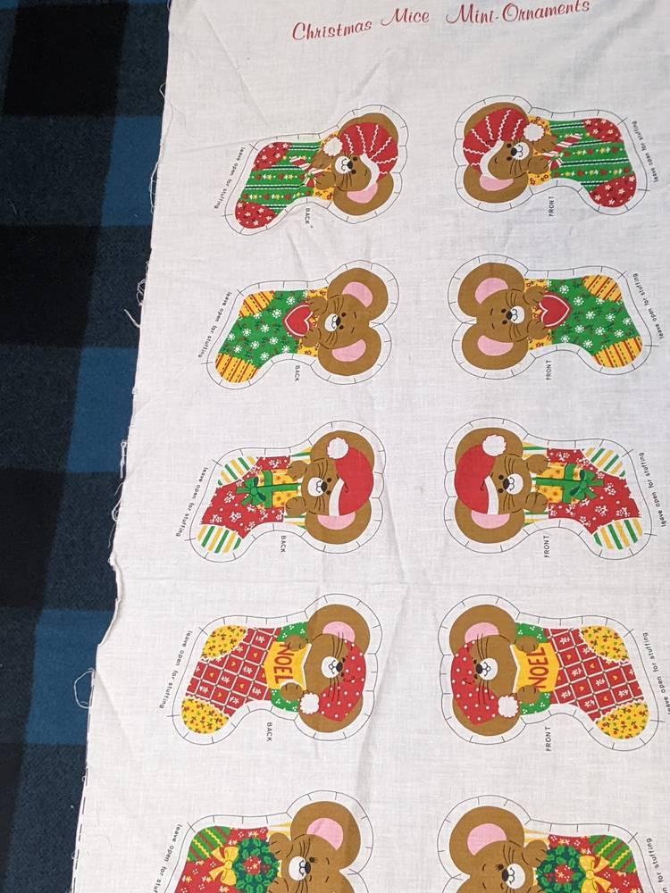 6  Mice in stocking CUT AND SEW Christmas Ornaments Mini Craft Kids Sewing DIY VTG