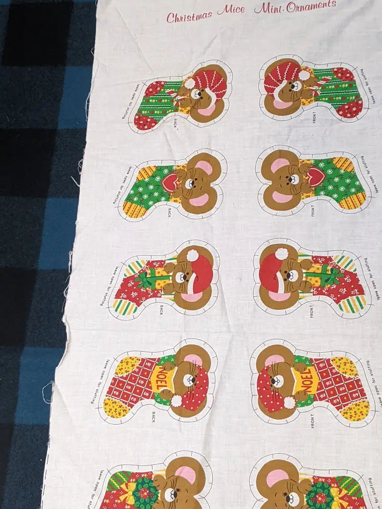 6  Mice in stocking CUT AND SEW Christmas Ornaments Mini Craft Kids Sewing DIY VTG
