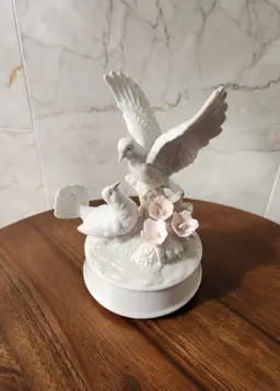 Dove Music Box