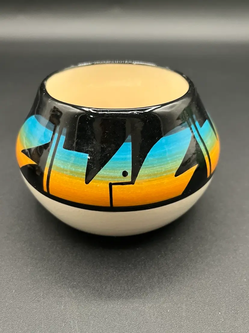 #22 Signed Ute Mtn Tribe Geometric Multicolor Pottery Vase/planter 4”