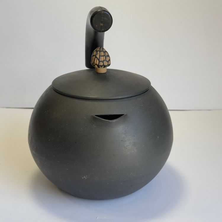 #1489 Calphalon R USA Kettle Pot Made In Ireland Acorn Knob Handle