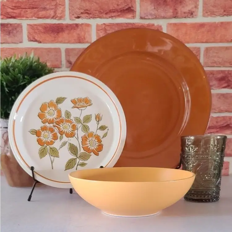 Mix~Match - Lively Oranged Flower 4 pc place setting