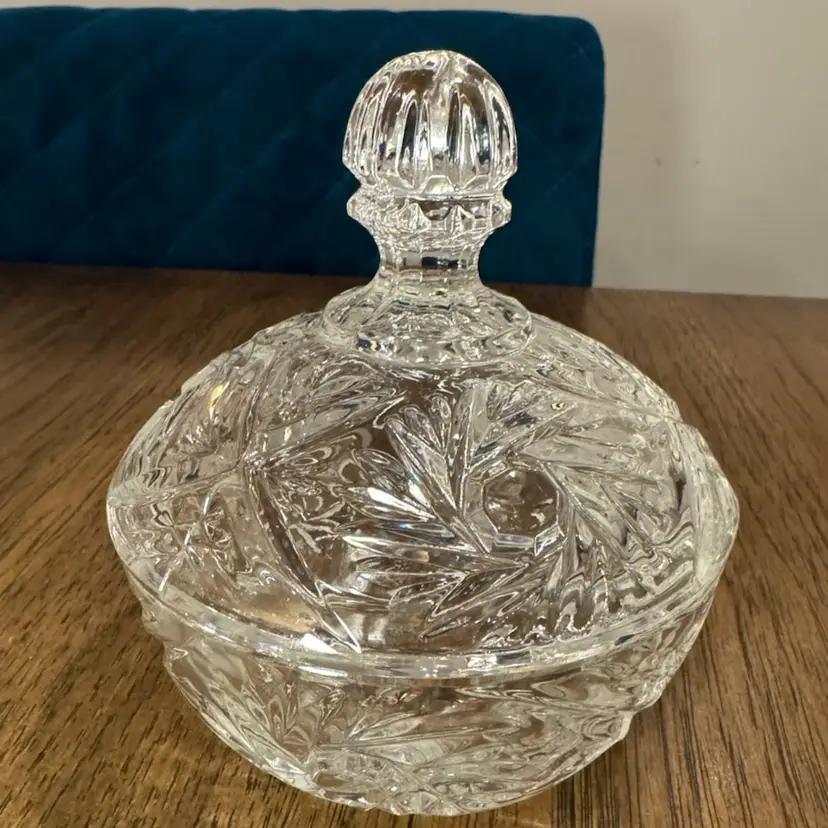 #07 Candy Dish Lidded Kristal Zajecur Yugoslavia Vintage etched 6 point star 5”