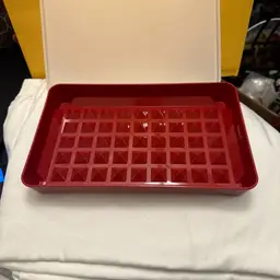 Tupperware Bacon/HotDog Keeper