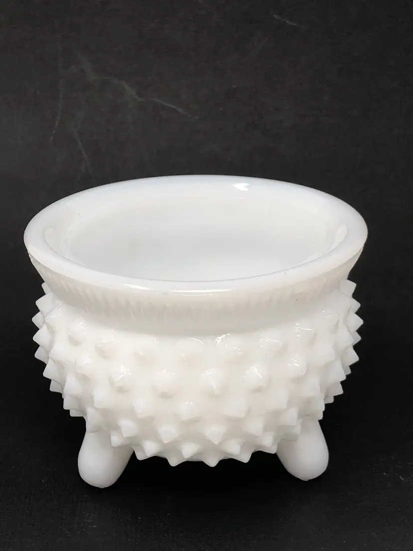 Fenton Milk Glass Hobnail Cauldron No Handle