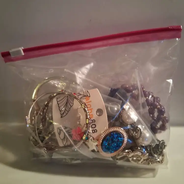 1 Lb. Jewelry Grab Bag 9
