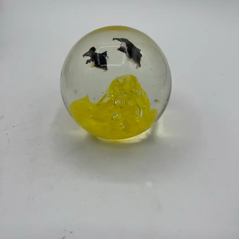 16-paperweight With Yellow And Two Fish