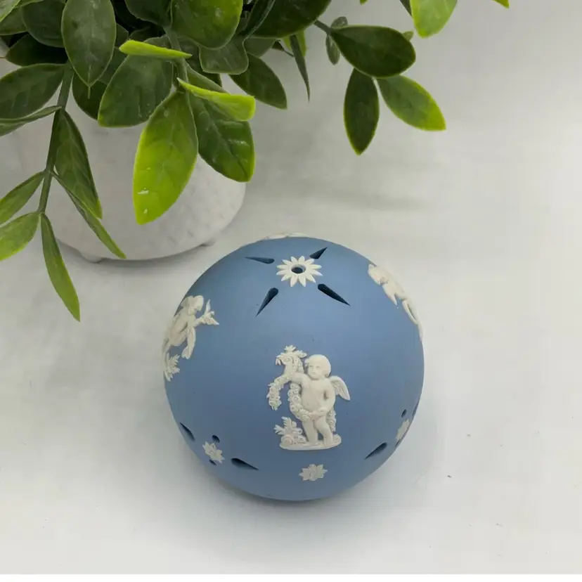 Wedgwood Jasper Ware Pompadour 3”